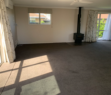 Charming 3-bedroom house with seperate rumpus room or work from hom... - Photo 3