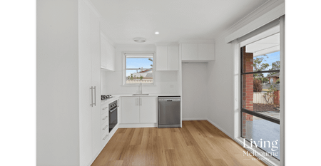 Freshly Renovated & Move-In Ready Family Home - Photo 2