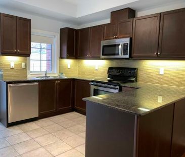 For Lease - 181 Drayton Avenue, Toronto, Ontario - Photo 6