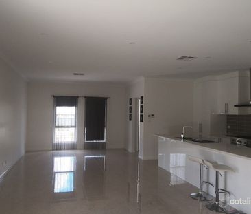 Beautiful 3-Bedroom Family Home in Gilles Plains - Photo 3