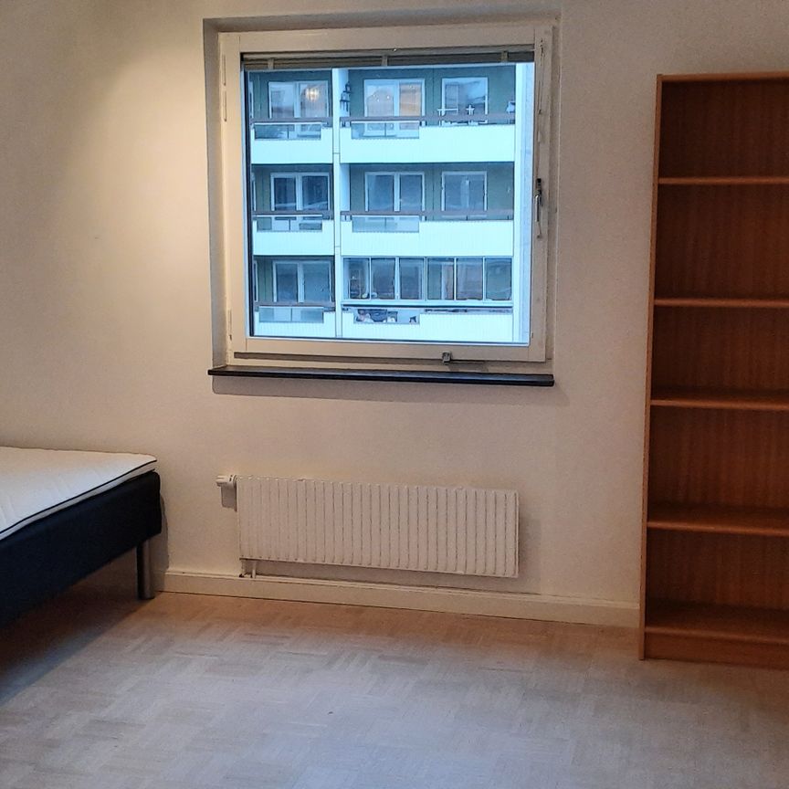 Artillerigatan, Stockholm - Photo 1