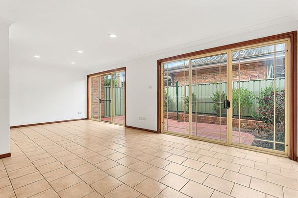 Freshly Updated Townhouse in a Highly Sought-After Figtree Location - Photo 1