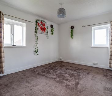 Delves Drive, Hackenthorpe, S12 - Photo 6