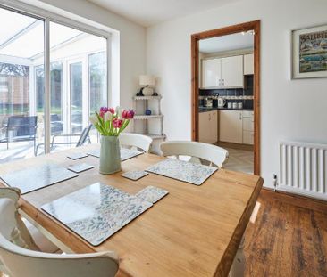 3 bedroom semi-detached house to rent - Photo 5