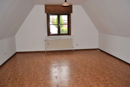 Villa met 4 ruime slaapkamers, dubbele garage en prachtig zicht - Foto 4