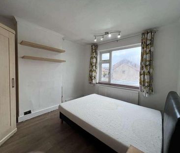 Victoria Road, Edmonton, N9 - Photo 1