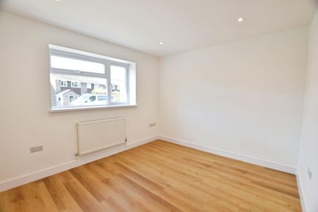 1 bedroom Bungalow To Let - Photo 3