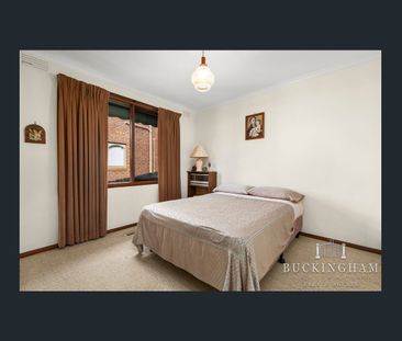 Classic charm in prized Viewbank College Zone - Photo 5