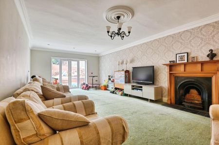 4 bedroom detached house to rent - Photo 3