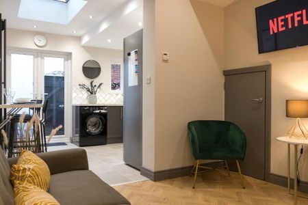 Room 4, 42 Grace Avenue, Belfast, BT5 5JH - Photo 2