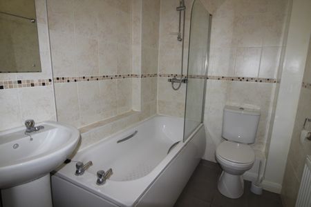 1 bed Apartment - To Let - Photo 5