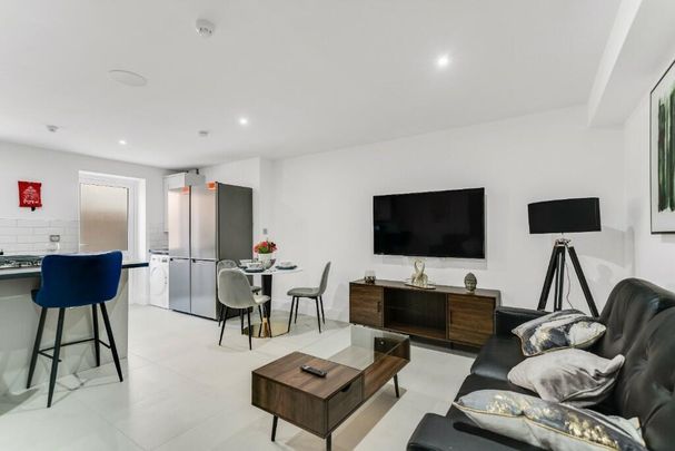 6 bedroom house to rent - Photo 1