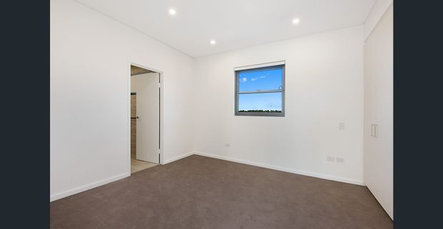 Spacious home with comfort and style - Photo 1