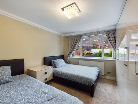 3 bedroom semi-detached house to rent - Photo 3