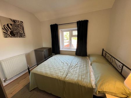 5 bedroom terraced house to rent - Photo 2