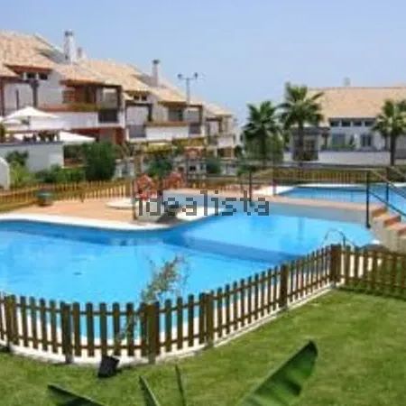 Alquiler de chalet adosado en Urbanizacion Valdeolletas - Photo 1