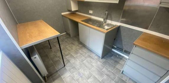 3 bed flat to rent in Bishops Avenue, Newcastle upon Tyne, NE4 - Photo 2