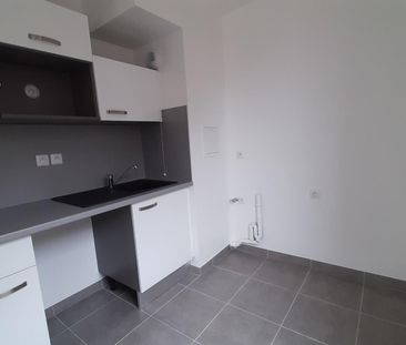 location Appartement T2 DE 39.7m² À BUSSY ST GEORGES - Photo 4