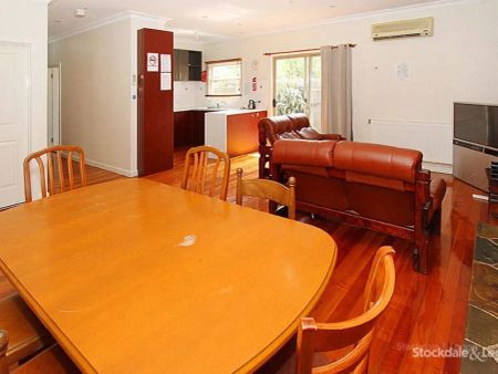 “ROOMING HOUSE - Room 1 - Unfurnished Room” - Photo 2