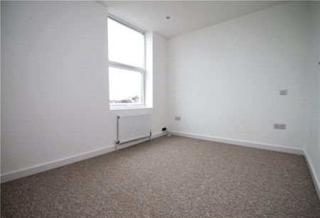 Birchanger Road, South Norwood, London, SE25 5BQ - Photo 3