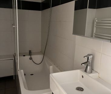 Location Appartement 2 pièces 50m² MARCQ EN BAROEUL 59700 - Photo 4