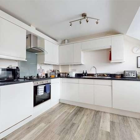 Kings Road East, Swanage, BH19 - Photo 1