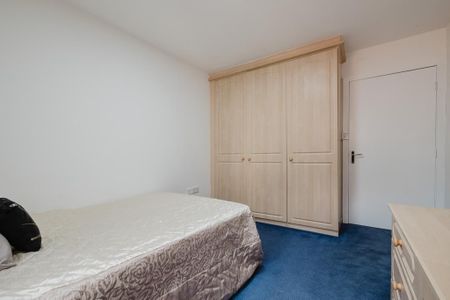 4 bedroom flat to rent - Photo 3