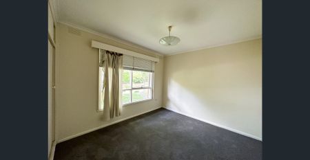 Spacious Family Home in the Heart of Box Hill - Photo 5