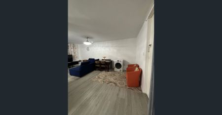 Easy, Stylish Living in Guildford - Photo 2