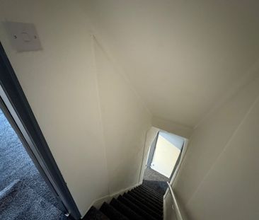 2 bed Terraced - To Let - Photo 5