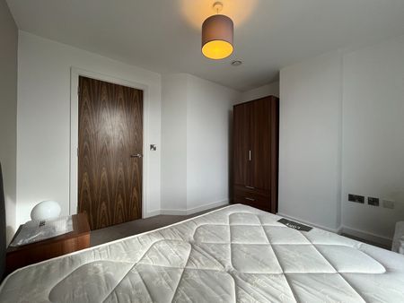 2 Bed Flat, Regent Road, M3 - Photo 2