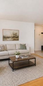Grand condo 5½ rénové à louer – Chomedey, Laval - Photo 3