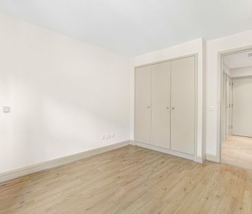 Earl's Court Square, London, SW5 - Photo 2