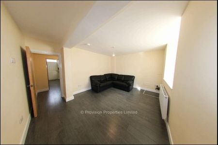 6 Bedroom Student Lets in Leeds - Photo 2