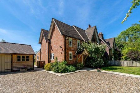 A bright, spacious four bedroom home set within a large plot boasting a superb mature garden with picturesque views. - Photo 4