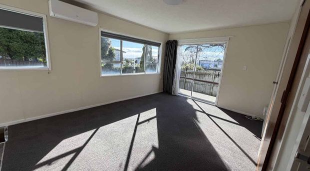 Tidy one bedroom flat - Photo 1