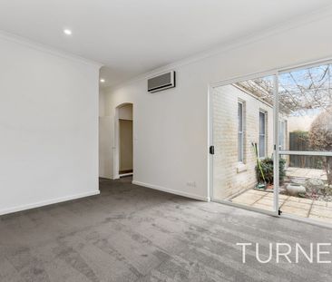 Delightful, Single Level 3 Bedroom Home - Photo 2