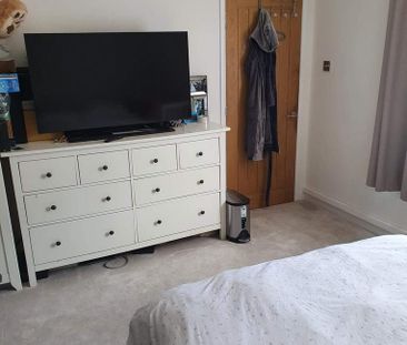 3 bedroom semi-detached house to rent - Photo 6