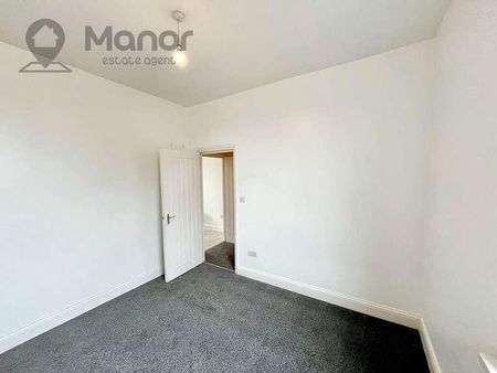 Dersingham Avenue, Manor, E12 - Photo 3