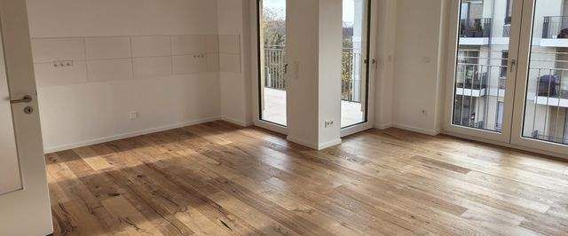 Barrierefreie Dachwohnung mit 2 Balkonen an der Elbe in beliebten HafenCity! Erstbezug! - Foto 1