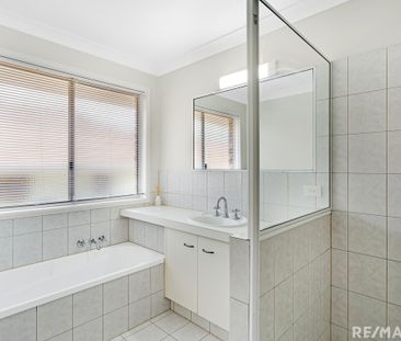 3 Glendale Place, Helensvale QLD 4212 - House For Rent | Domain - Photo 5