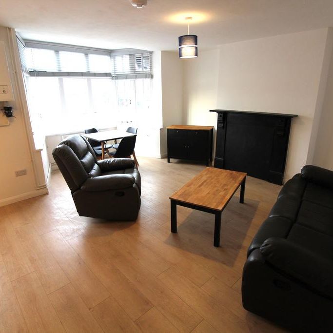 1 bedroom in a house share to rent - Photo 1