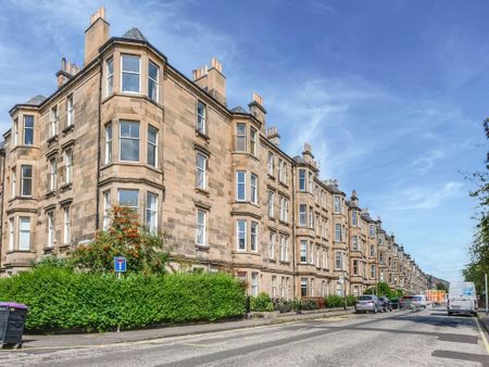 4 bedroom flat to rent - Photo 3