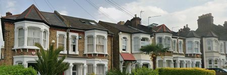 2 Bed Flat, Farren Road, SE23 - Photo 3