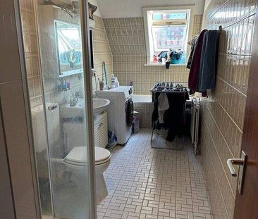 Elegante 2 Zimmer DG Wohnung mit Südbalkon in schöner Wohnanlage in... - Photo 6