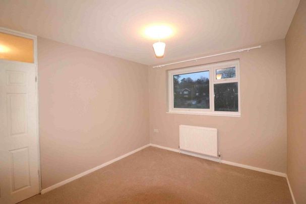 3 bedroom flat to rent - Photo 1