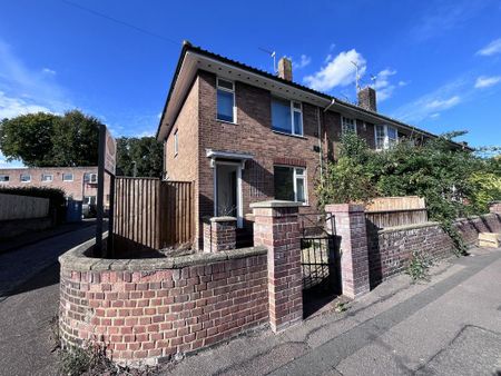 2 bedroom end of terrace house to rent - Photo 4