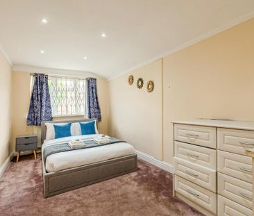 5 bedroom semi-detached house to rent - Photo 6
