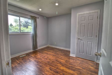 For Lease - 25 Panorama Crescent Unit# Ground, Brampton, Ontario - Photo 3