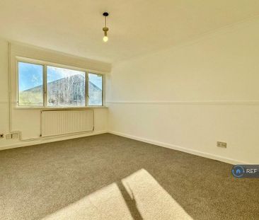 4 bedroom terraced house to rent - Photo 2